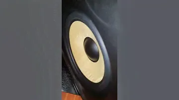 KRK Rokit 10-3 G4 - Bass I Love You Sound Demo