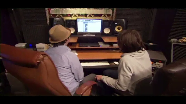 KRK ERGO Room Correction System / Analyzer Demo with Manchester Orchestra | Full Compass